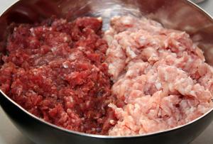 Secrets of making delicious homemade minced meat